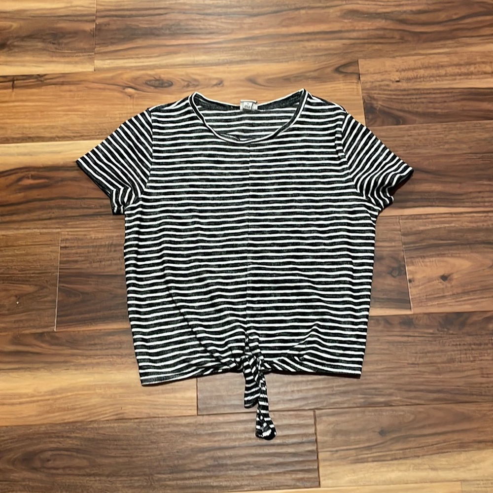 Black and white striped tie top
